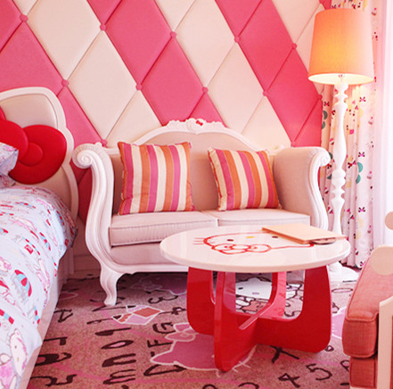 木质墙壁的卧室风水